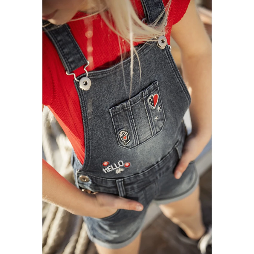 Salopette Courte En Jean à Badges Brodés Pour Enfant Fille 5 Salopette Courte En Jean à Badges Brodés Pour Enfant Fille – Image 5