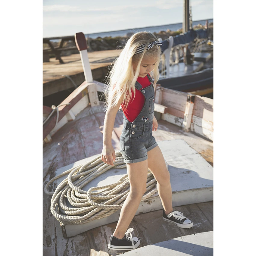 Salopette Courte En Jean à Badges Brodés Pour Enfant Fille 6 Salopette Courte En Jean à Badges Brodés Pour Enfant Fille – Image 6