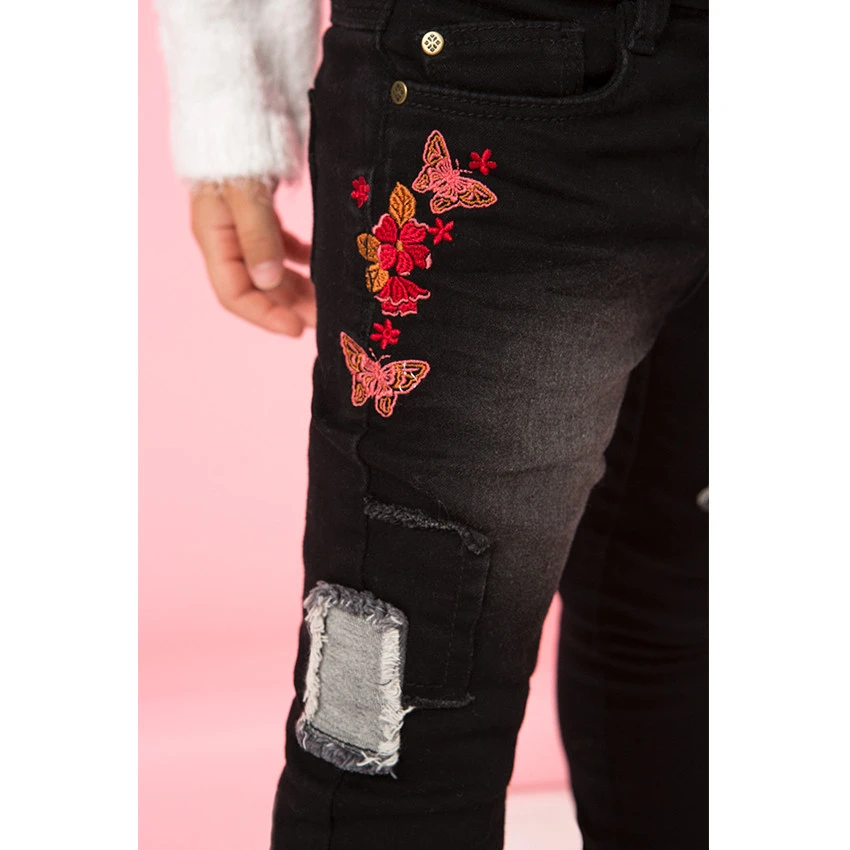 Jeans Effet Used Avec Broderies Florales 6 Jeans Effet Used Avec Broderies Florales – Image 6